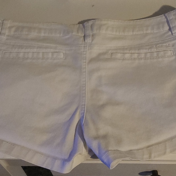 Volcom **Like New Shorts**Size 11 - Picture 2 of 3